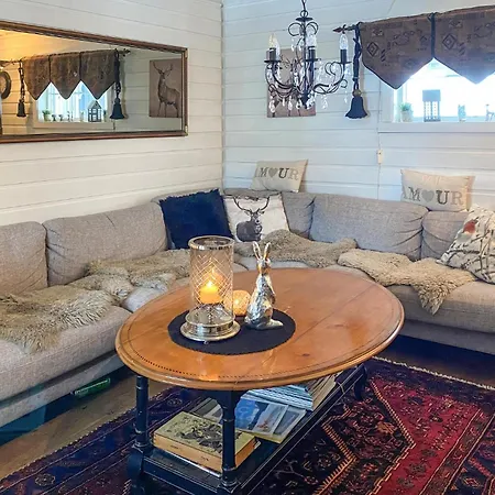Semesterbostad 3 Bedroom Gorgeous In Molde