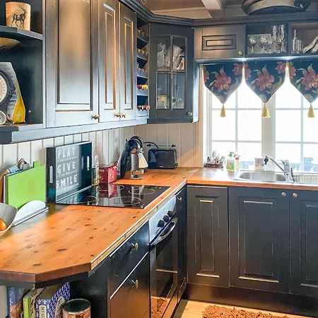 Semesterbostad 3 Bedroom Gorgeous In Molde