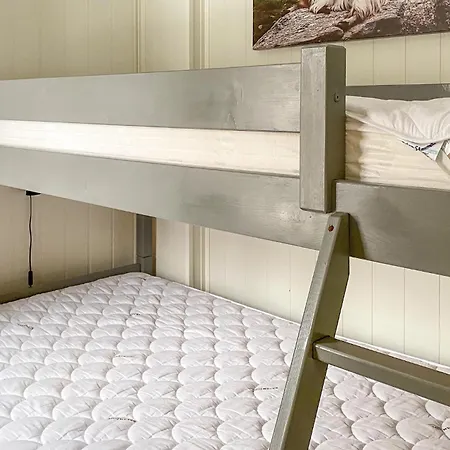 3 Bedroom Gorgeous In Semesterbostad