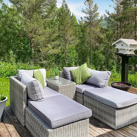 3 Bedroom Gorgeous In Semesterbostad *